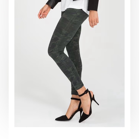 Spanx Womens Look At Me Now Camo Green Leggings‎ Large - Picture 1 of 7